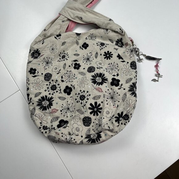 Hand made slouch pouch shoulder cotton bag with bag charm floral design - Picture 4 of 9
